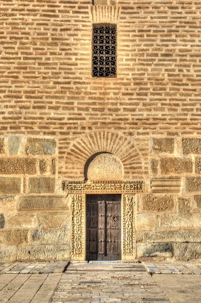 Decoratieve deur en venster — Stockfoto