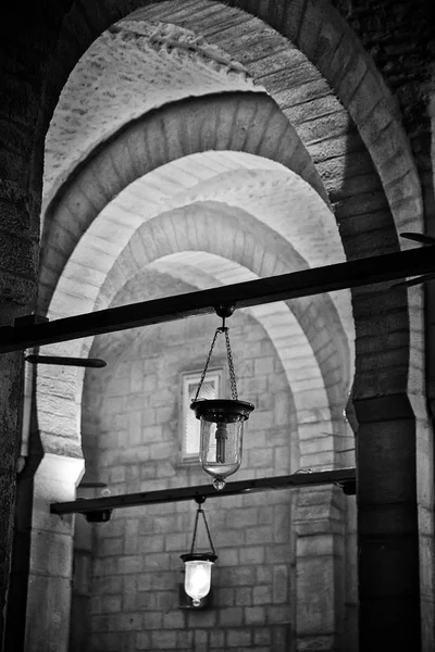 Arches and lamps of Masjid — Stock Photo, Image