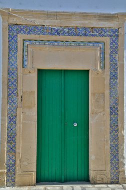 Tunus dekoratif kapılar