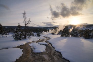 Günbatımı ve Kaplıcalar ve Geysers