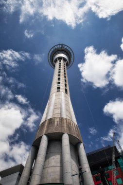 Yeni Zeland Kuzey ve Güney Adalarını Vurguluyor