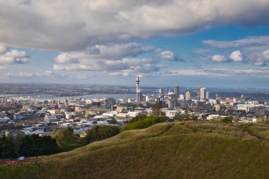 Yeni Zeland Kuzey ve Güney Adalarını Vurguluyor