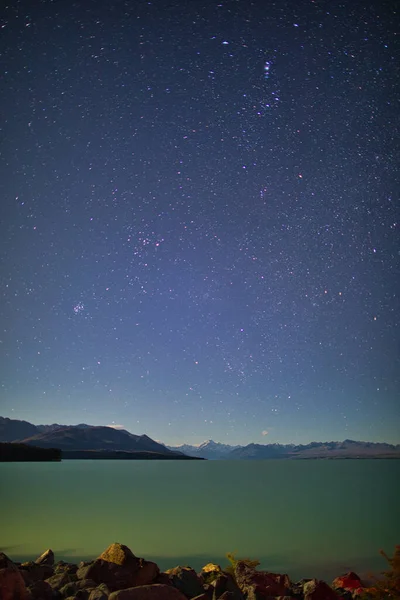 Astrofotografia, gwiazdy nad jeziorem Pukaki New Zealand Dark Dkies — Zdjęcie stockowe