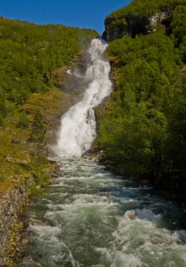 Şelale Hjellefossen Norveç'te