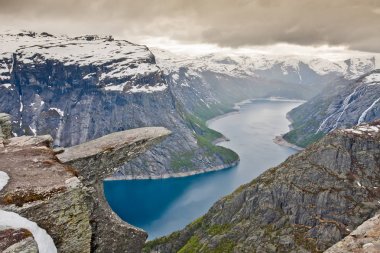 Trolltunga - Skjeggedal dağlar - Norveç