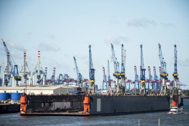 Bağlantı noktası Hamburg Almanya en büyük endüstriyel liman 2