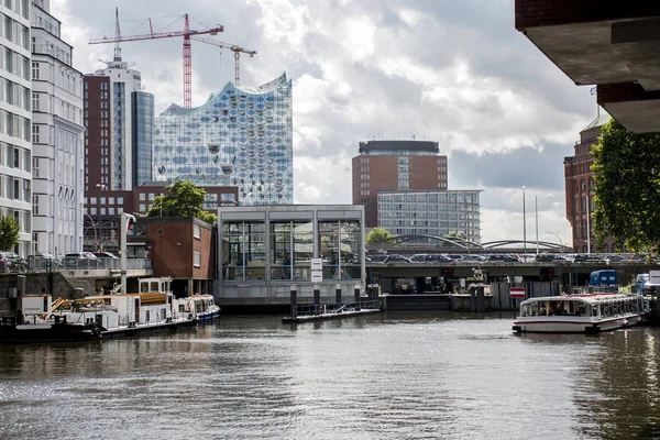 Hamburg şehir Almanya tekneler liman ön elb Philharmony 6