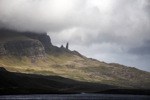 Πεζοπορία γέρος Storr Νήσος Σκάι Σκωτία Ηνωμένο Βασίλειο — Φωτογραφία Αρχείου