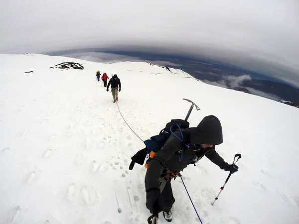 그룹 하이킹 빙하 Hvannadalshnukur 정상 아이슬란드 산 풍경 Vatnajokull 공원 6 — 스톡 사진