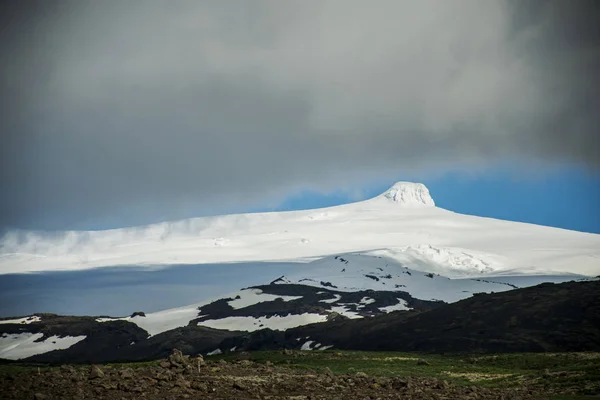 Вид на ледник Hvannadalshnukur — стоковое фото