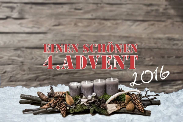 Merry Christmas decoratie komst 2016 brandende grijs kaars Blurred achtergrond sneeuw tekst bericht Duits 4e — Stockfoto