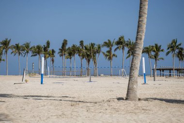 Avuç içi tropikal plaj Umman salalah souly Körfezi arasında voleybol topu