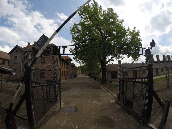 Çalışma temasi halinde işareti toplama kampı Auschwitz Birkenau KZ Polonya 4 — Stok fotoğraf