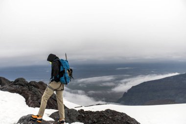 İzlanda dağ buzul Hvannadalshnukur Zirvesi Hiking erkekler Vatnajokull park 2 manzara