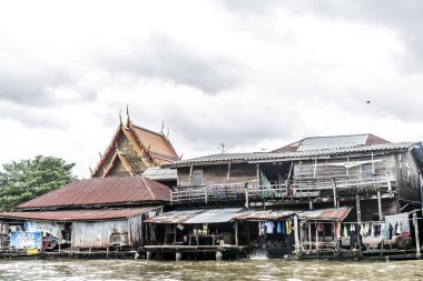Nehir chao Phraya Bangkok Bangkok Tayland 03.10.2015 - Klong yoksul insanların