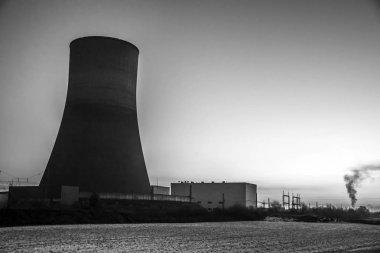 nükleer enerji santrali günbatımı gündoğumu siyah beyaz radyasyon toprak çevre