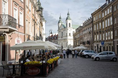 Polonya - Varşova - 08.05.2015 - Varşova Polonya romantik eski kasaba günlük hayat insanlar