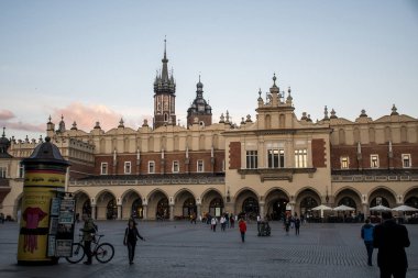 10.05.2015 Krakow Polonya - kilise St. Mary ve Pazar Meydanı şehrin ana Cloth Hall