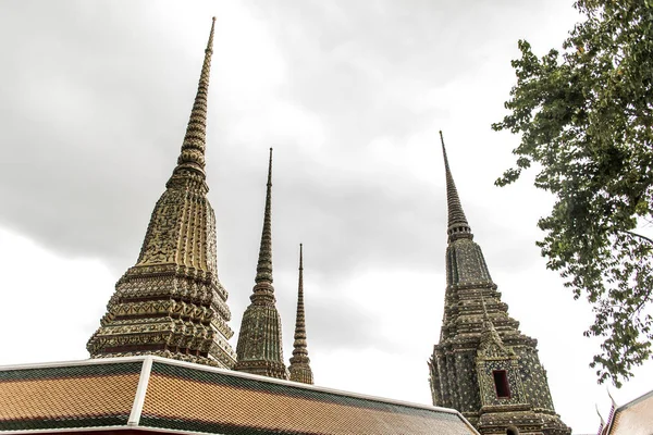 Wat Pho Tapınağı Bangkok Tayland mimari çatı