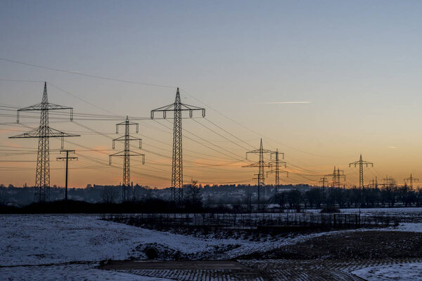 Зимние линии электропередач стальная башня пейзаж Белоснежка восход солнца рассвет 5
