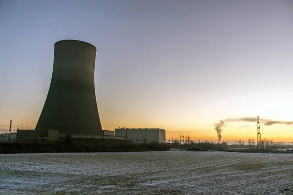 Impianto nucleare tramonto alba Radiazione suolo ambiente — Foto Stock