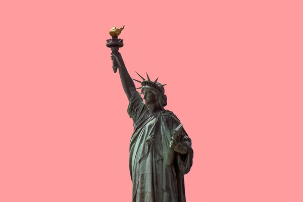 Geïsoleerde Statue of Liberty op roze achtergrond New York City Verenigde Staten — Stockfoto