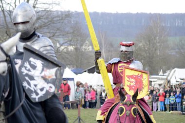 06.04.2015 Lorelay Almanya - Ortaçağ Knight Oyunlar Dövüş Turnuvası ata binme Şövalyeleri.