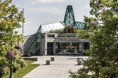 Quebec City, Kanada 13.09.2017: Fondation du Musée National des Beaux-Arts yapı ovalarında İbrahim editoryal