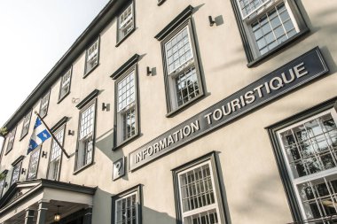 Birçok tarihi bina Unesco Dünya Mirası Sit Alanı ile üst şehirde bina Quebec City Kanada turizm bilgileri