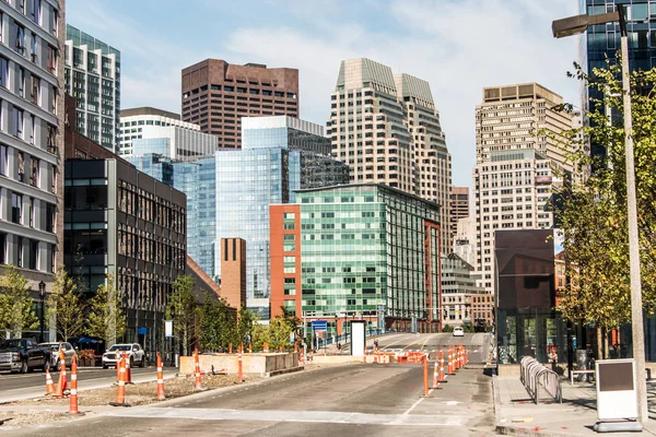 Boston MA USA skyline summer day panoramic view buildings downtown and road with traffic at waterfront side — Stock Photo, Image