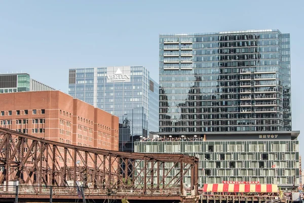 Boston massachusetts USA 06.09.2017 view on waterfront with skyscrapers and old avenue bridge — Stock Photo, Image