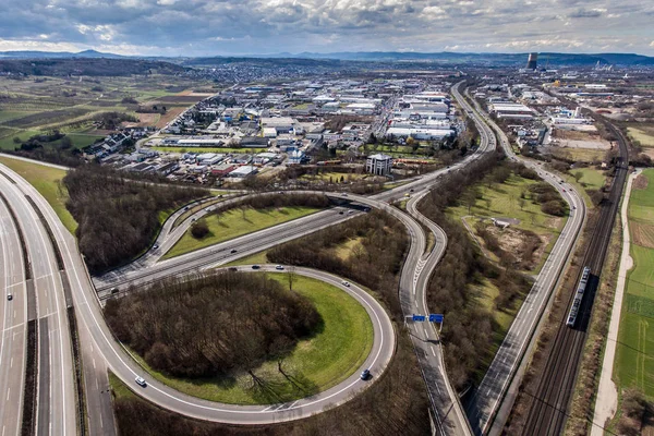 Vista aérea de una intersección de carretera con un intercambio de hojas de trébol Alemania Koblenz —  Fotos de Stock