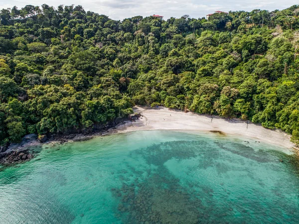 Aerial View of Tropical Biesanz beach and Coastline near the Manuel Antonio national park, Costa Rica — Stock Photo, Image