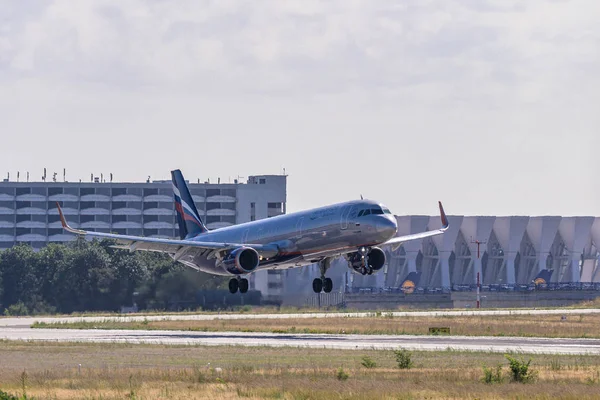 Frankfurt, Germany 11.08.2019 Russian Aeroflot Airlines Боїнг приземлилася в портовому аеропорту у Франкфурті — стокове фото