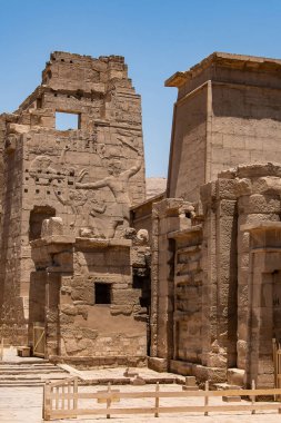 Tapınak Medinet Habu Mısır Ramesses III Luxor Batı Şeria 'da önemli bir Yeni Krallık dönemi yapısıdır.