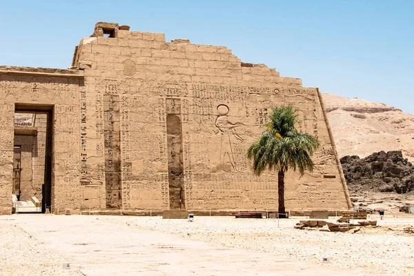 Ναός Medinet Habu Αίγυπτος Λούξορ του Ραμσή ΙΙΙ είναι μια σημαντική δομή της περιόδου του Νέου Βασιλείου στη Δυτική Όχθη του Λούξορ — Φωτογραφία Αρχείου