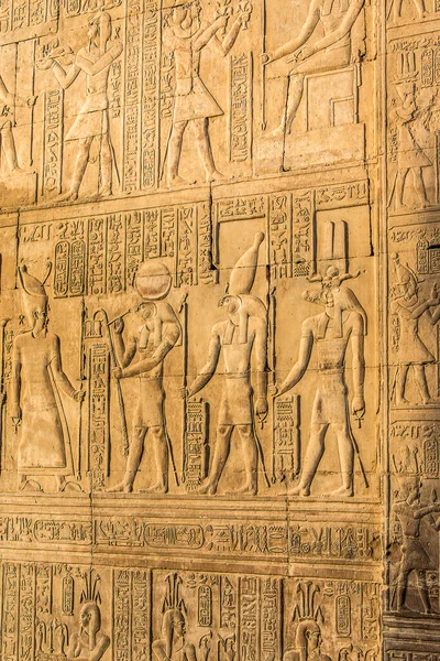 Ruins and Hieroglyphs in the famous Temple of Kom Ombo in Egypt on nile river bank — Stock Photo, Image