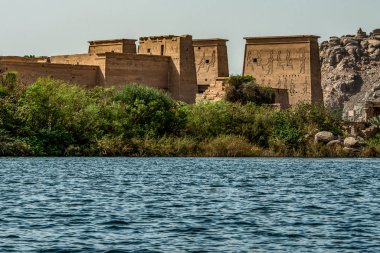 Şu anda Mısır 'ın Nasser Gölü' ndeki Agilkia Adası 'nda bulunan the Isis Tapınağı.