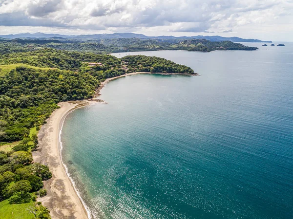 Αεροφωτογραφία της τροπικής παραλίας Playa Arenillas στην Κόστα Ρίκα στη χερσόνησο Papagayo ακτή στο guanacaste — Φωτογραφία Αρχείου