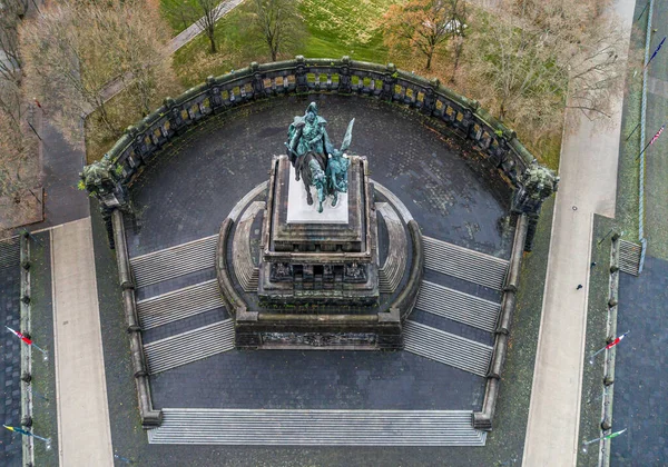 Coblence ville Allemagne monument historique Coin allemand où les rivières Rhin et Moselle coulent ensemble par une journée ensoleillée — Photo