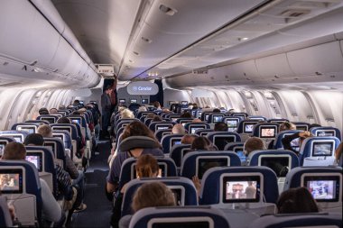 Frankfurt Almanya 18.11.19 Condor Hava Yolları logo yolcuları ve bir Boeing Uçak Tayfası