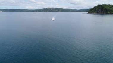 Kosta Rika 'daki Playa Arenillas plajı yakınlarındaki Jet Ski' nin havadan çekilmiş görüntüsü.
