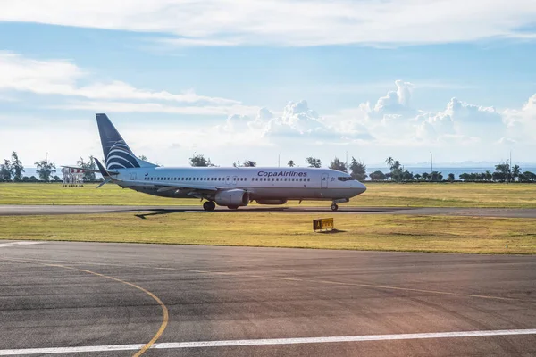 Παναμάς 18.11.19 COPA Αεροσκάφος της Κεντρικής Αμερικής με εκτόξευση στο αεροδρόμιο έτοιμο για απογείωση — Φωτογραφία Αρχείου