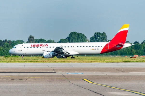Frankfurt Alemanha 18.11.19 Iberia Espanha Avião aéreo jato a partir do aeroporto pronto para decolar — Fotografia de Stock