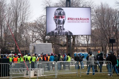 Mart için bizim yaşıyor Chicago / Chicago, Illinois - 24 Mart 2018: Mart için bizim yaşıyor ve ralli Mart düzenlenen Chicago'da genç insanlar tarafından.