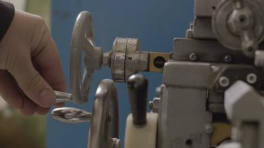 Alt denetimleri ayarlama tekerlek Torna Makinesi