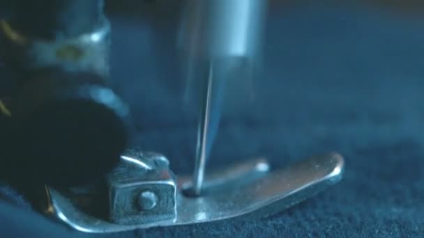 Needle in sewing machine — Stock Video