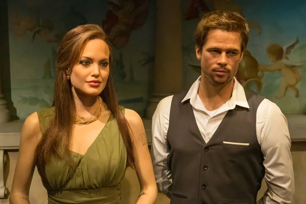 Angelina Jolie and Brad Pitt wax figures