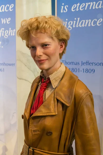 Amelia Earhart wax figure
