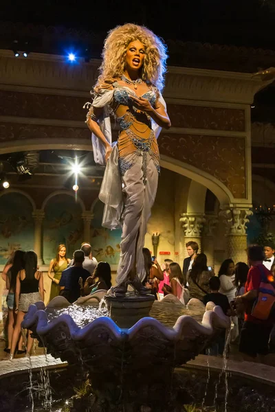 New York Şehri, Usa Jule 13, 2013: New York Times Meydanı 'ndaki Madame Tussauds balmumu müzesinde kadın şov yıldızı figürü.